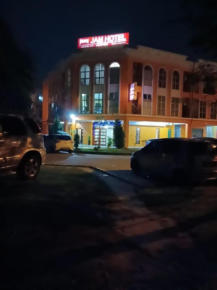 Jam Hotel Kota Warisan Sepang @ Erl Salak Tinggi, Klia 1-2 & F1 Exterior photo
