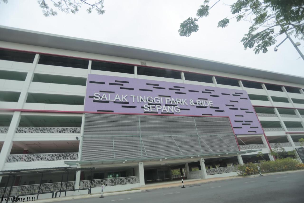 Jam Hotel Kota Warisan Sepang @ Erl Salak Tinggi, Klia 1-2 & F1 Exterior photo